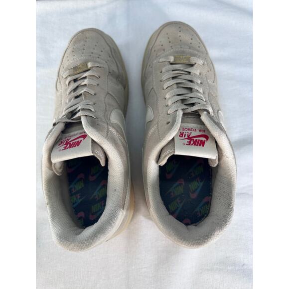 Nike Men’s sz 6.5 Air Force 1s Neutral Sand Suede AF1 Sneakers - Picture 6 of 11